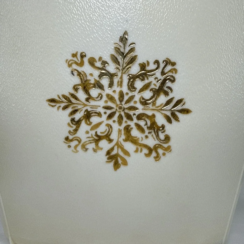 Vintage plastic waste basket garbage can White/Cream Bin‎ Container